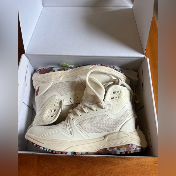 APL womens tech loom defender sneakers - Picture 15 of 15